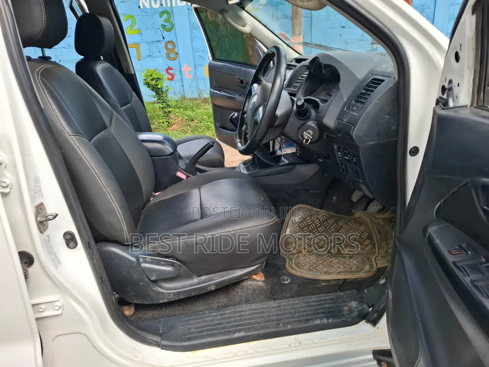 Toyota Hilux 2014 White