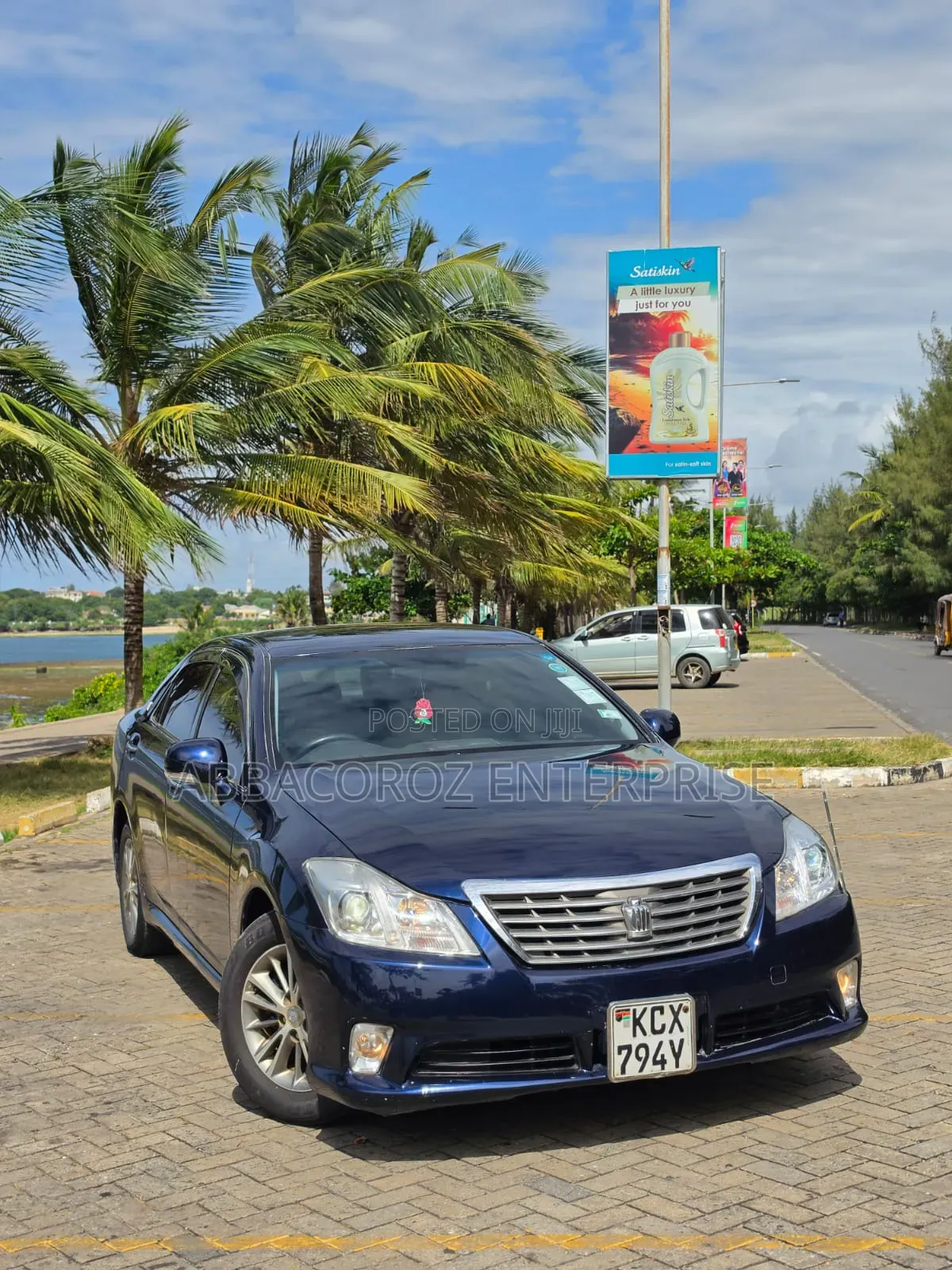 Toyota Crown 2013 Blue