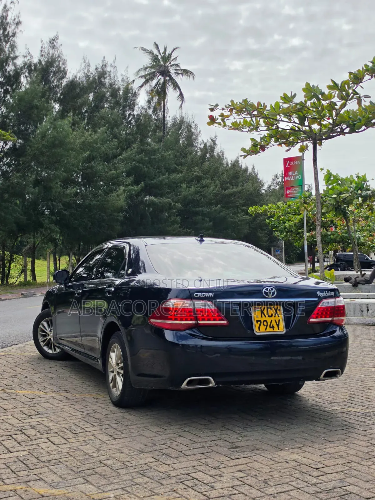 Toyota Crown 2013 Blue