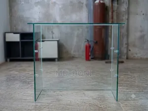 Clear Glass Table Stand