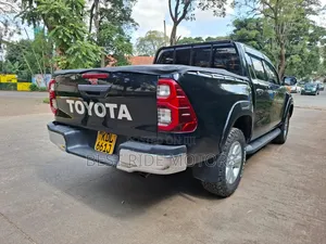 Toyota Hilux Revo Double Cab Deisel 2.4 AWD 2016 Black