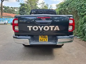 Toyota Hilux Revo Double Cab Deisel 2.4 AWD 2016 Black