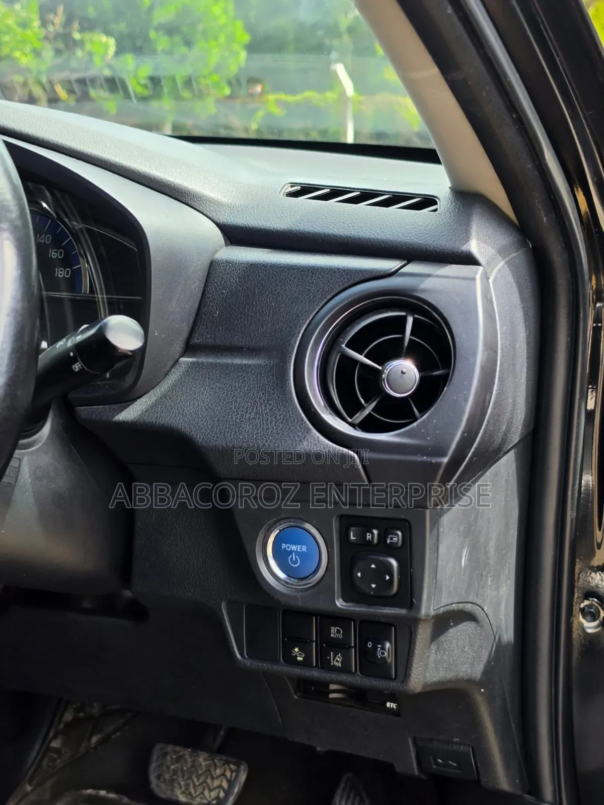 Toyota Corolla Fielder 1.5 Hybrid FWD 2015 Black