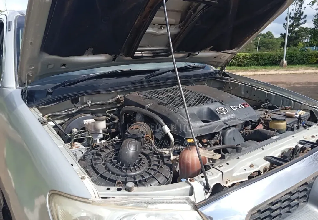 Toyota Hilux 2011 Silver