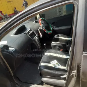 Toyota Vitz 2007 Gray