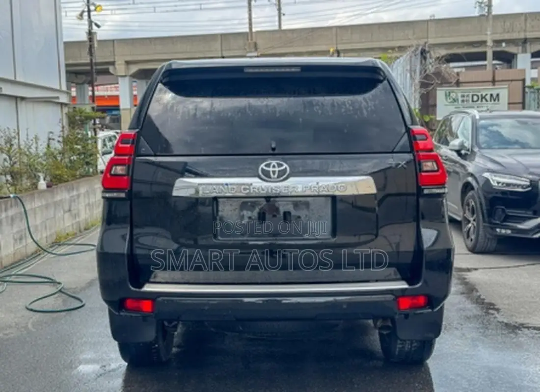 Toyota Land Cruiser Prado 2.8 2019 Matt Black