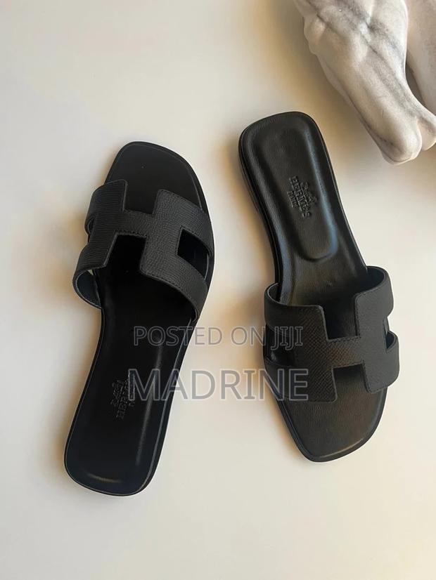 Hermes Balck Women Slip on Sandals