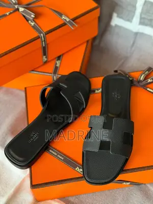 Hermes Balck Women Slip on Sandals