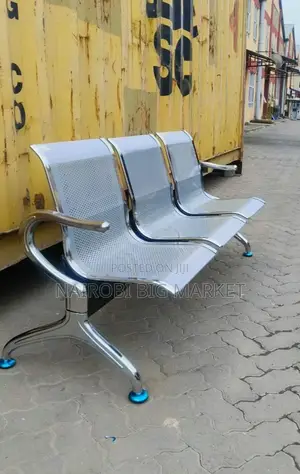 Link Waiting Bench