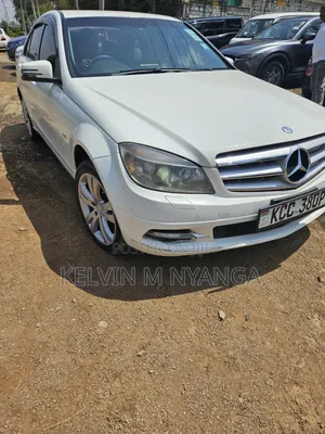 Mercedes-Benz C200 2011 White