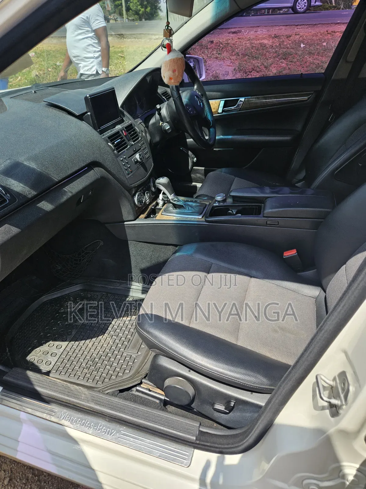 Mercedes-Benz C200 2011 White