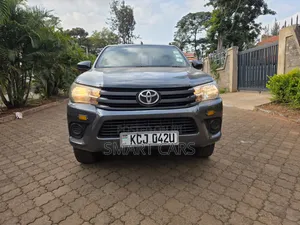 Toyota Hilux 2016 Blue