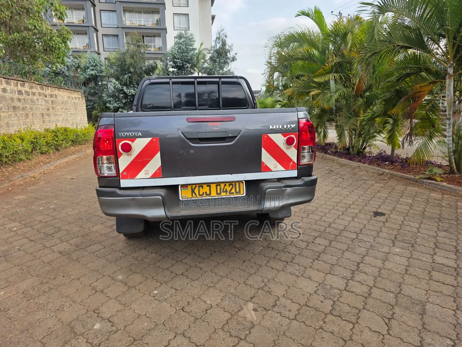 Toyota Hilux 2016 Blue
