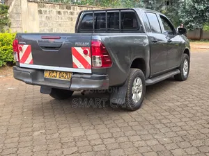 Toyota Hilux 2016 Blue