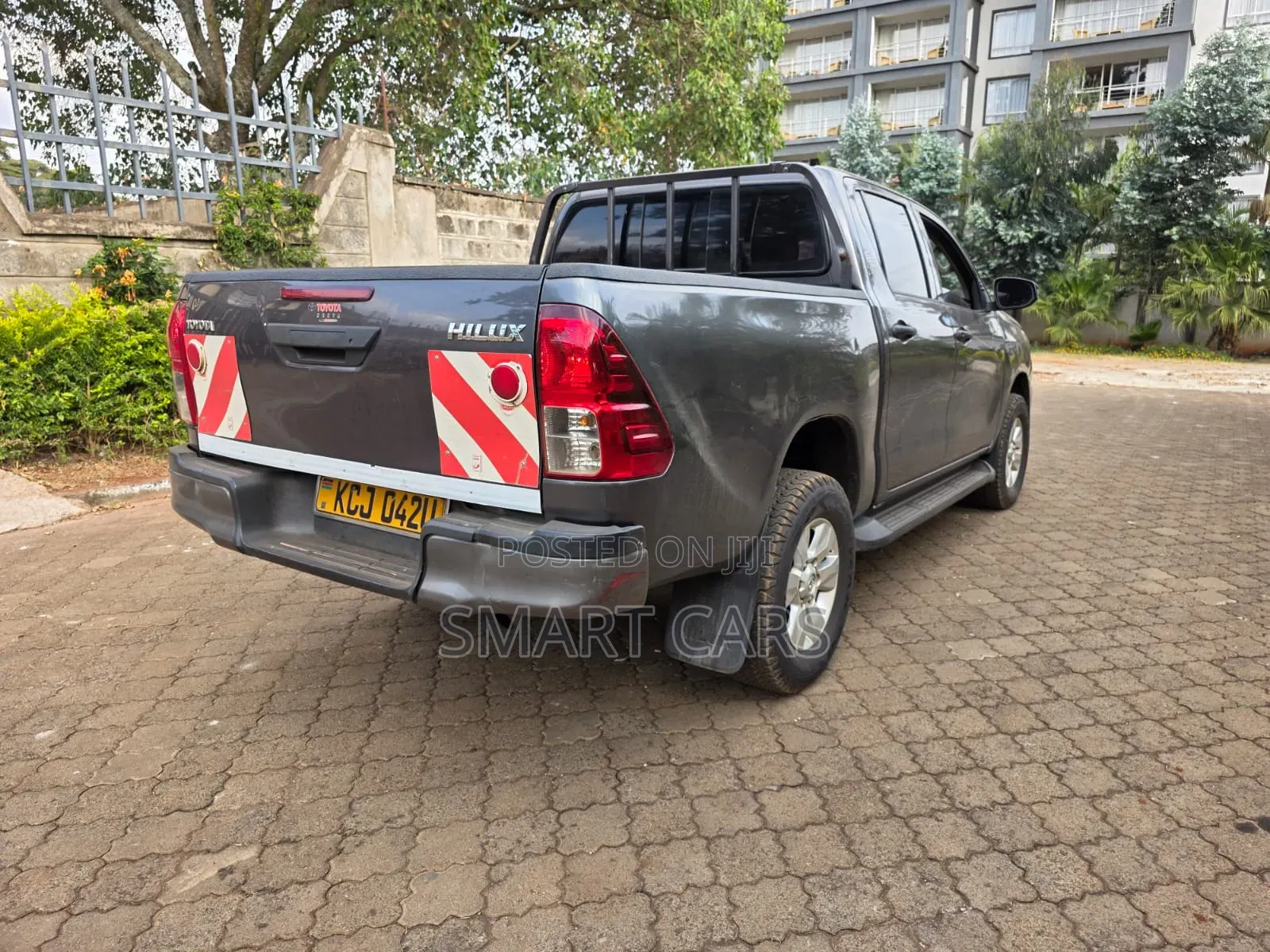 Toyota Hilux 2016 Blue