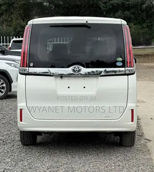 Toyota Noah 2019 White