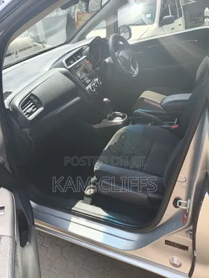 Honda Fit 2017 Silver