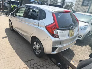 Honda Fit 2017 Silver