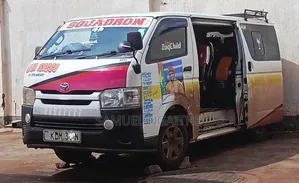 Toyota HiAce 2017 White