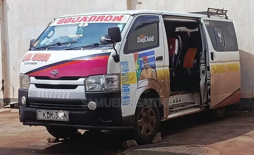 Toyota HiAce 2017 White