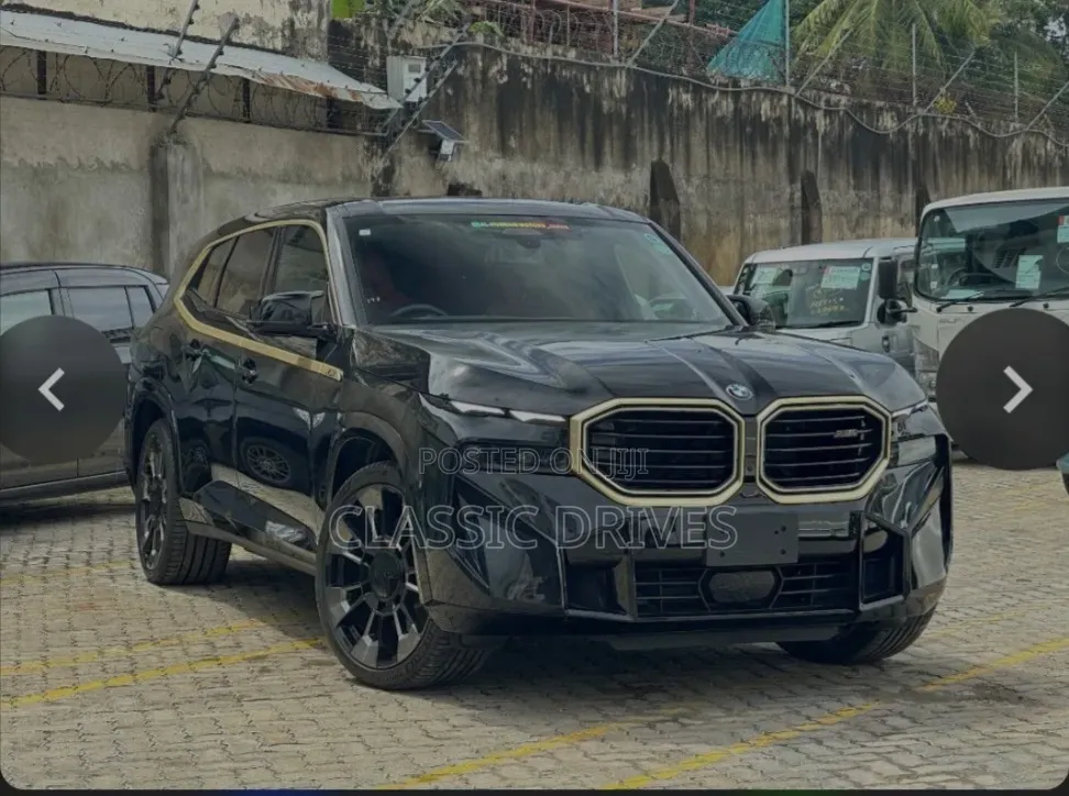 BMW XM Base AWD 2023 Black