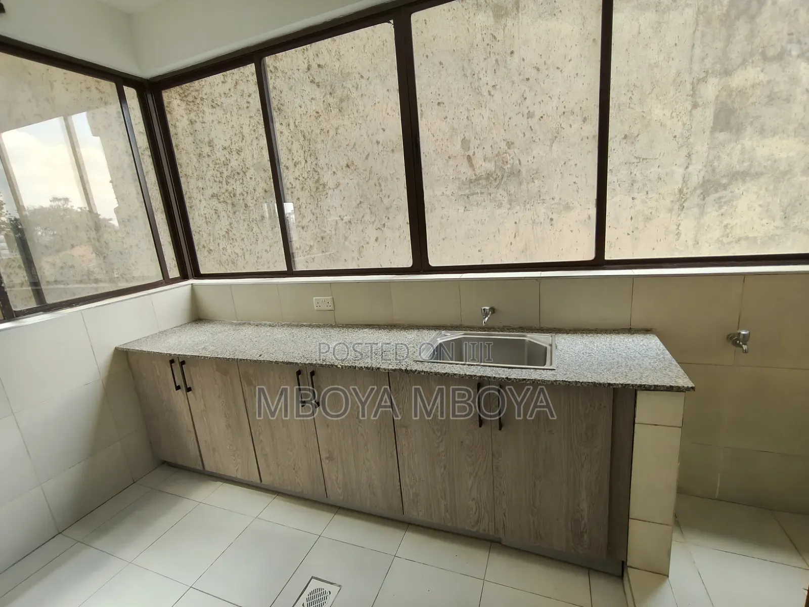 3bdrm Apartment in Parklands for rent