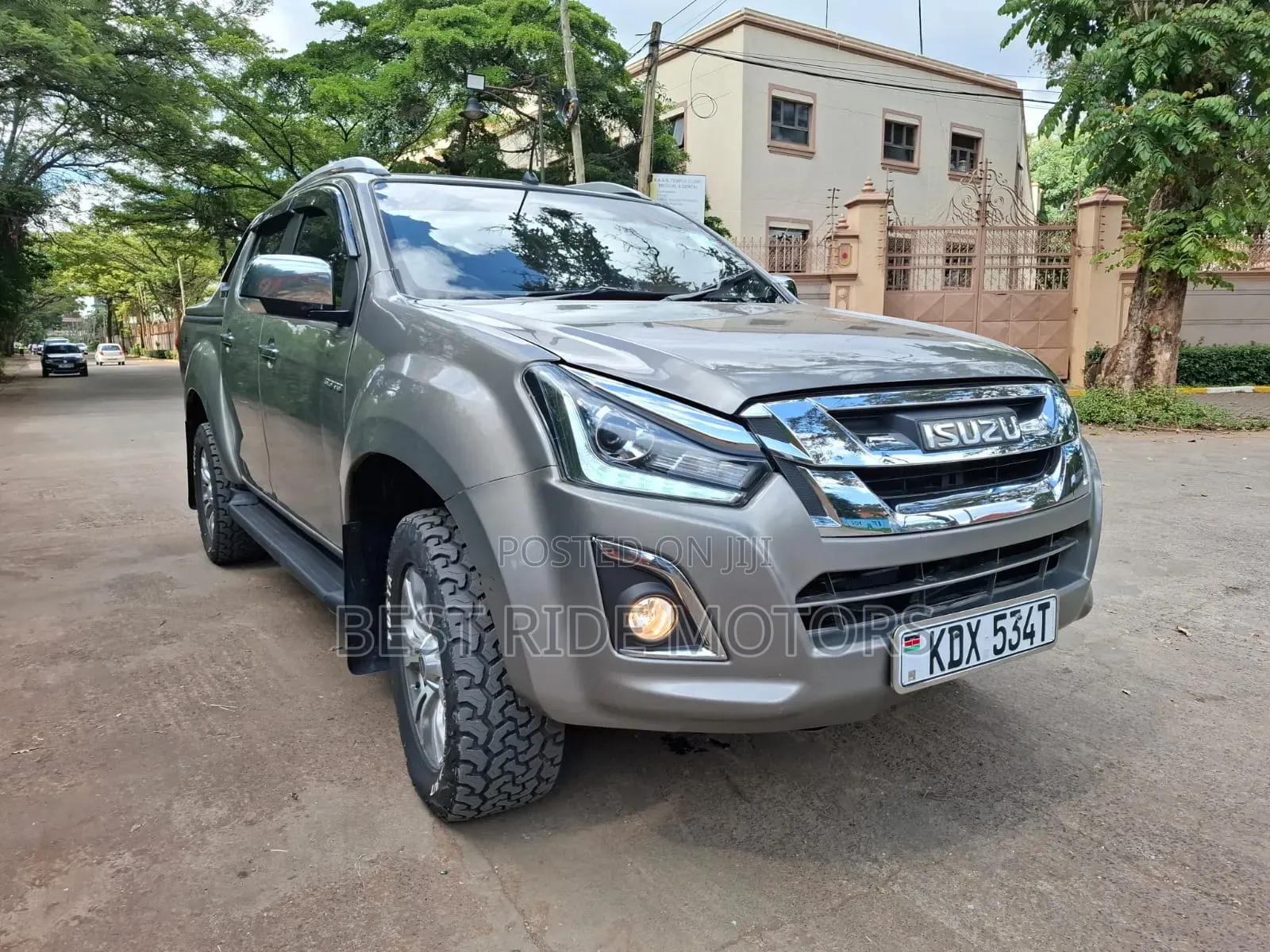 Isuzu D-MAX 2021 Silver