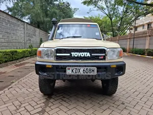 Toyota Land Cruiser 2003 Beige