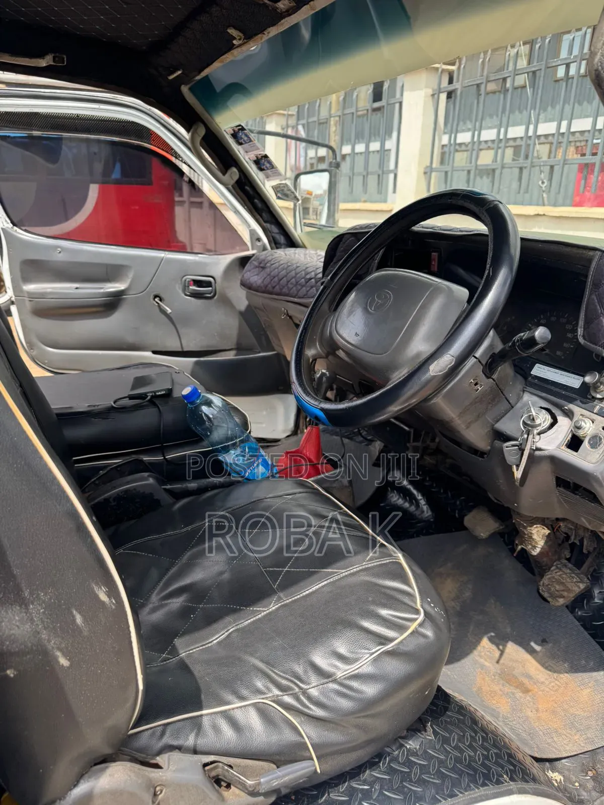 Toyota HiAce 1999 White