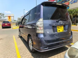 Toyota Noah 2012 Gray