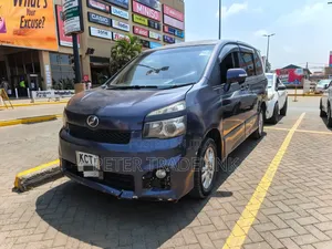 Toyota Noah 2012 Gray