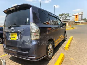 Toyota Noah 2012 Gray
