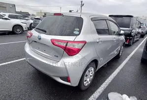 Toyota Vitz 1.5 FWD Hybrid 5dr 2019 Silver