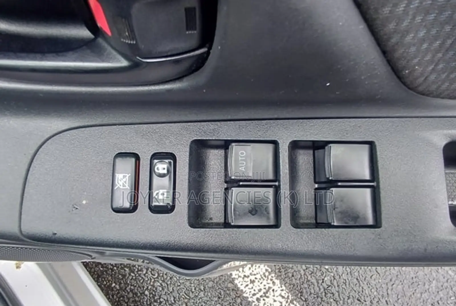 Toyota Vitz 1.5 FWD Hybrid 5dr 2019 Silver