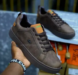 Lacoste Sneakers