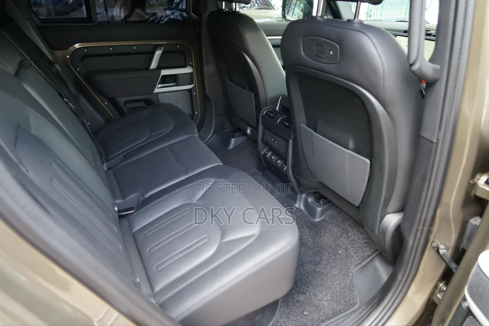Land Rover Defender 2023 Gray