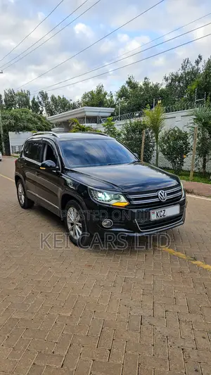 Volkswagen Tiguan SE 2013 Black