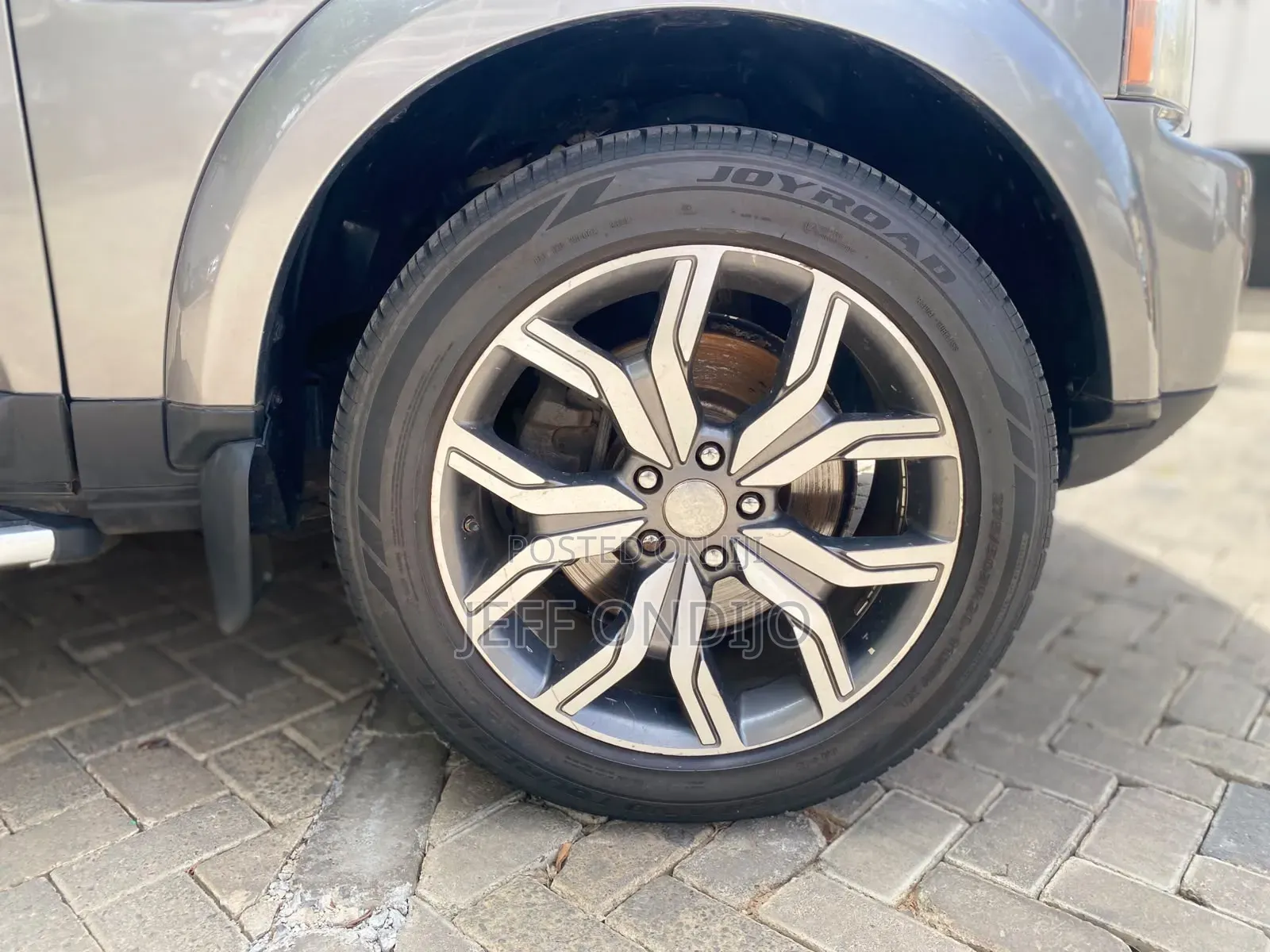 Land Rover Discovery 2011 Silver