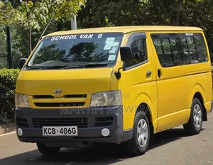 Toyota HiAce 2007 Yellow
