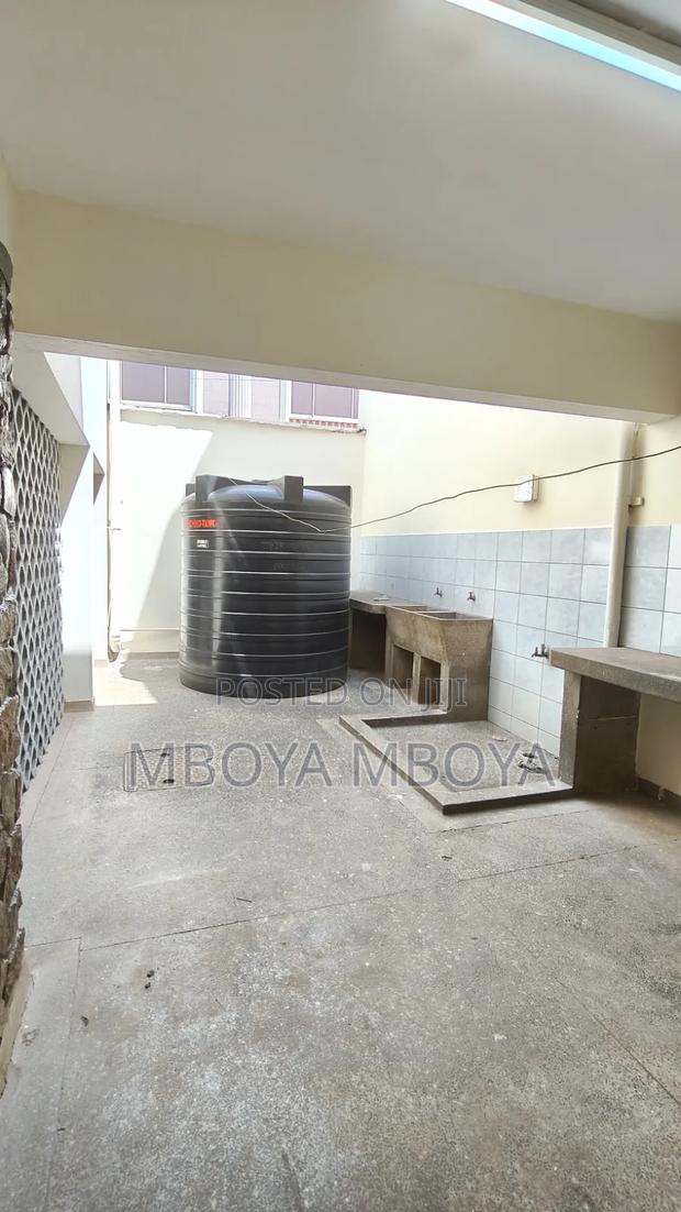 5bdrm House in Parklands for rent - thumbnail 5