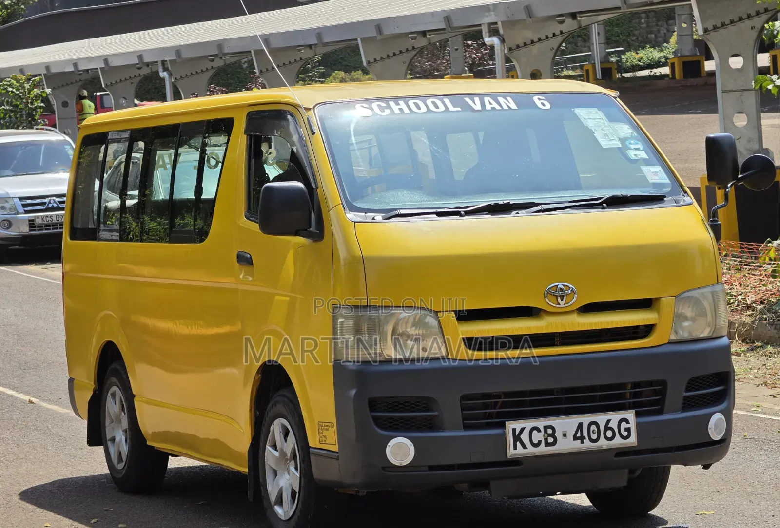 Toyota HiAce 2007 Yellow