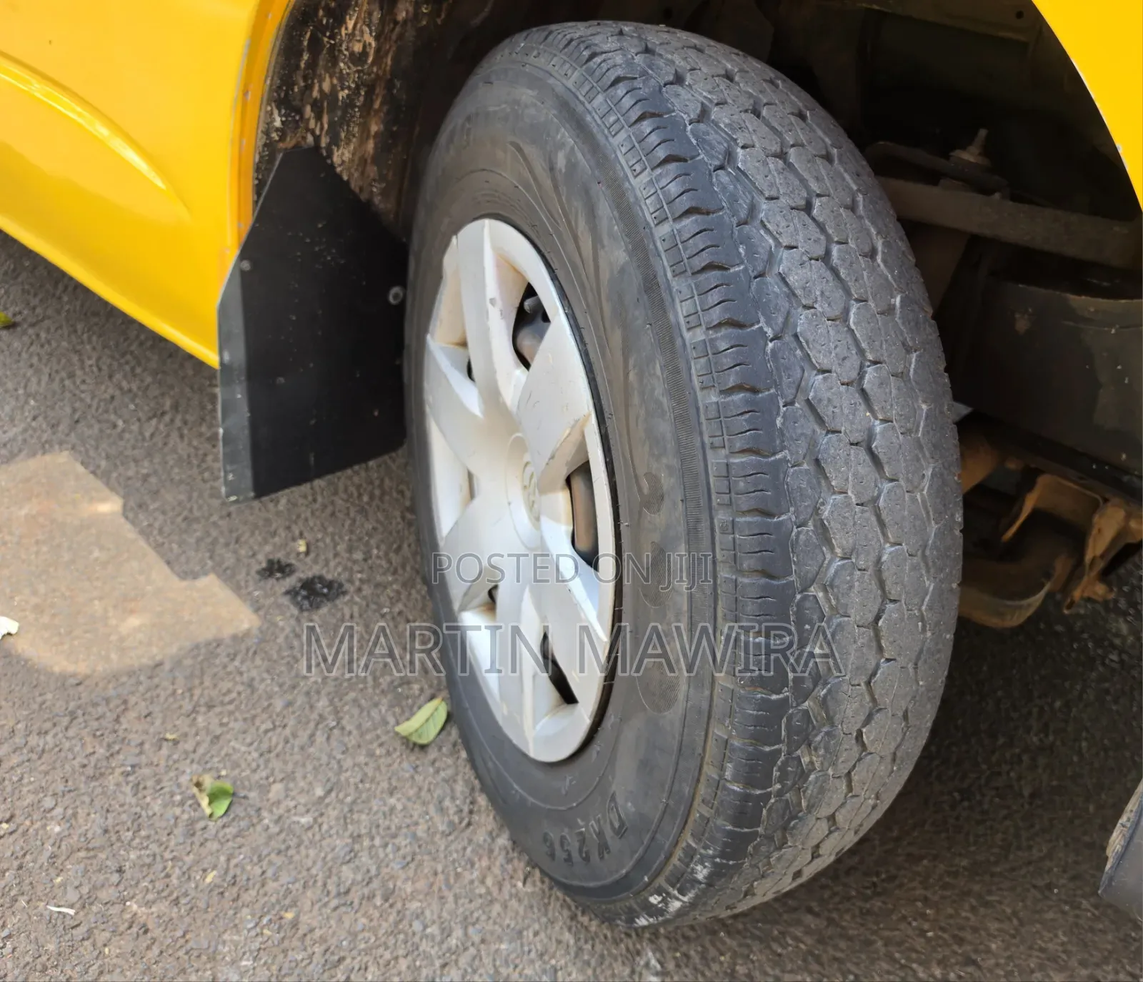 Toyota HiAce 2007 Yellow