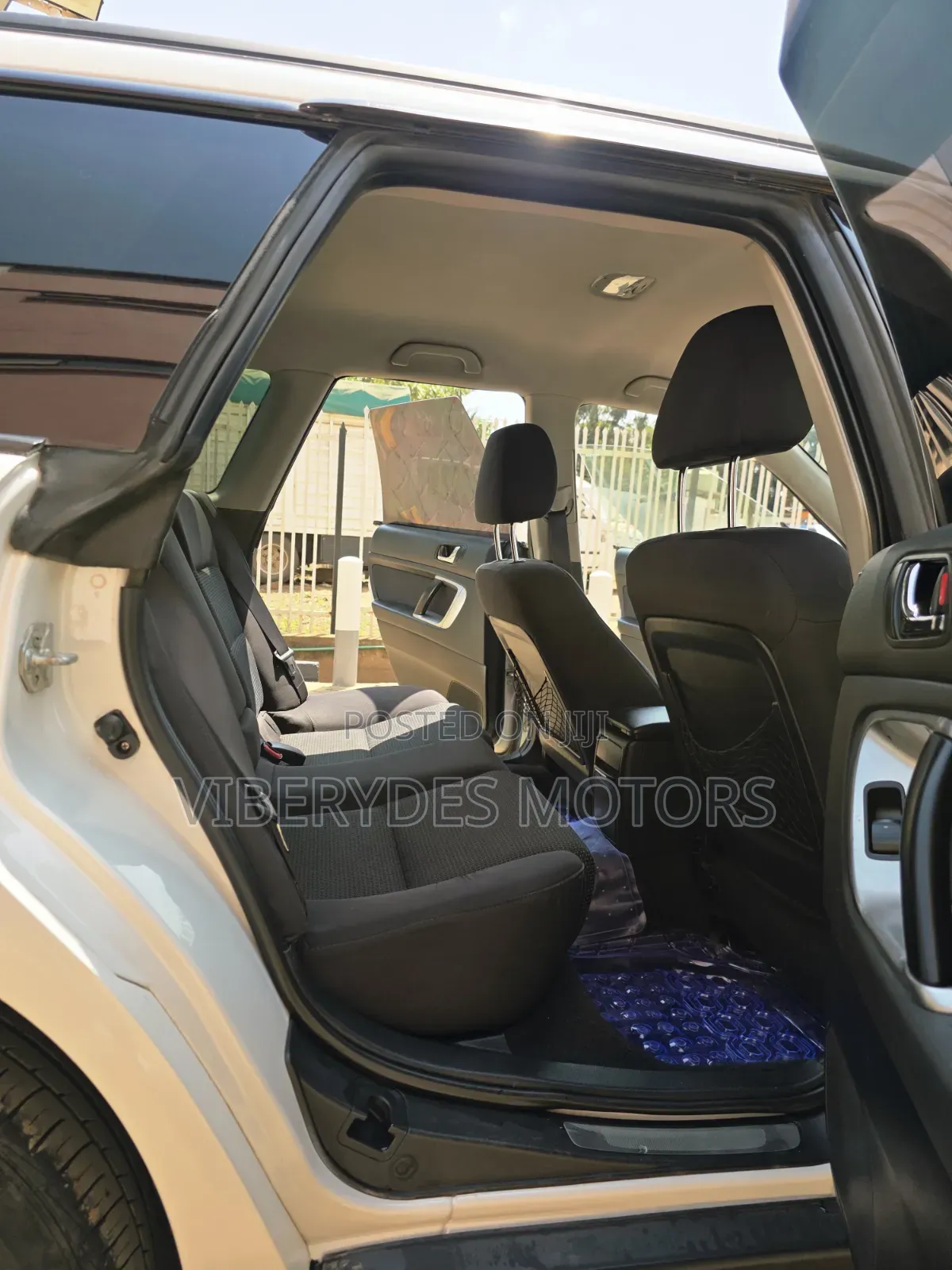 Subaru Outback 2007 White