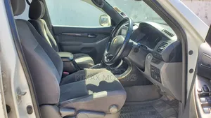 Toyota Land Cruiser Prado 2006 White