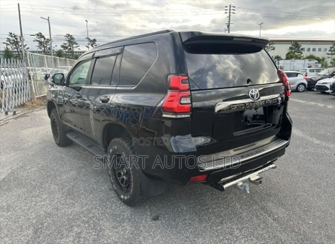 Toyota Land Cruiser Prado 2021 Black