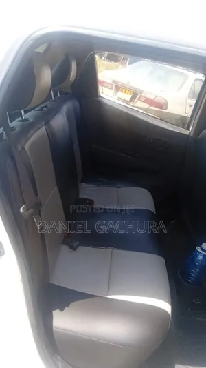 Toyota Vitz 2014 Off white