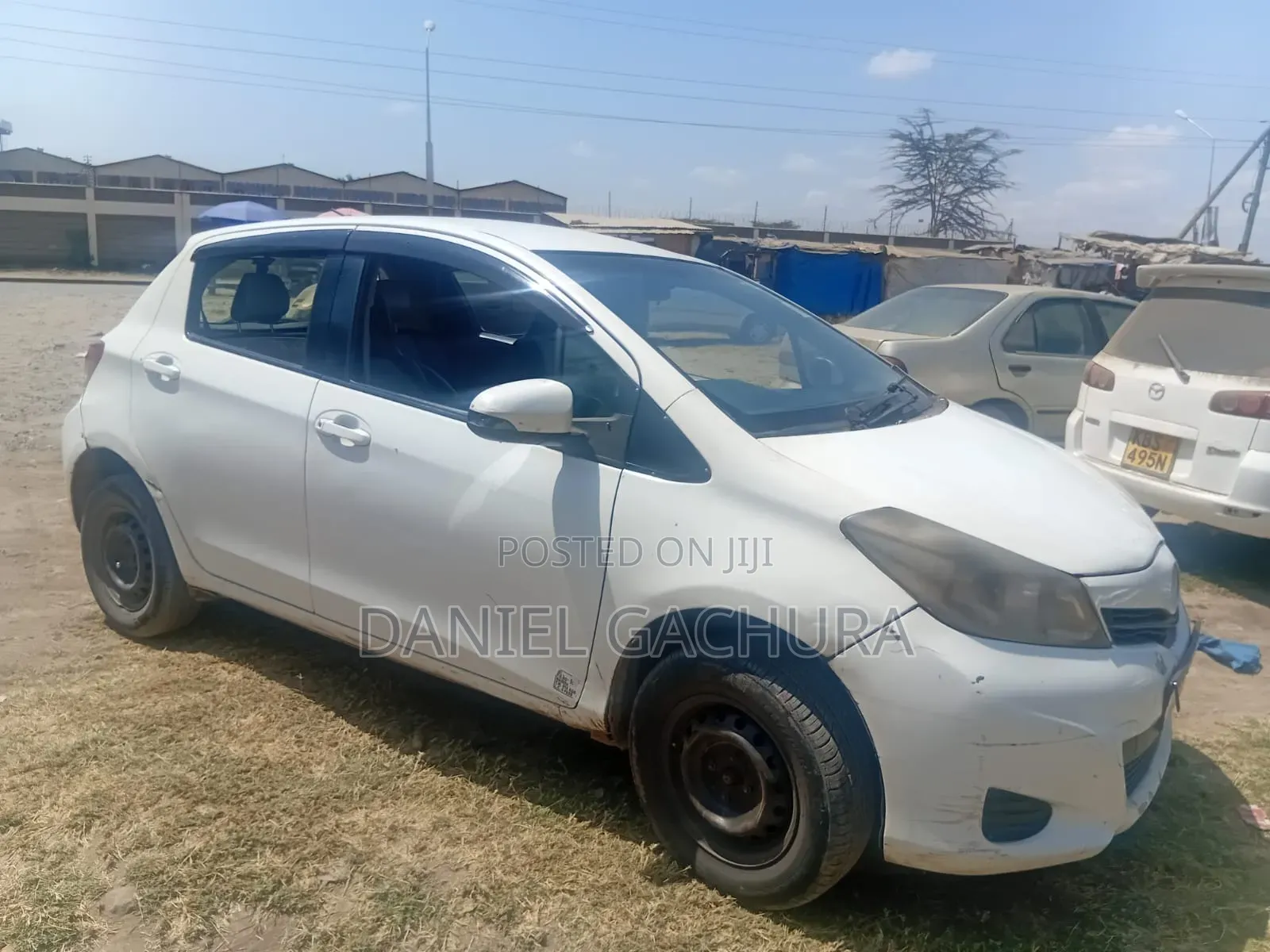 Toyota Vitz 2014 Off white
