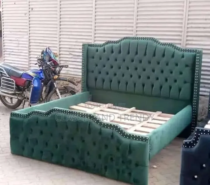 5x6 Luxurious Button Tufted Bed