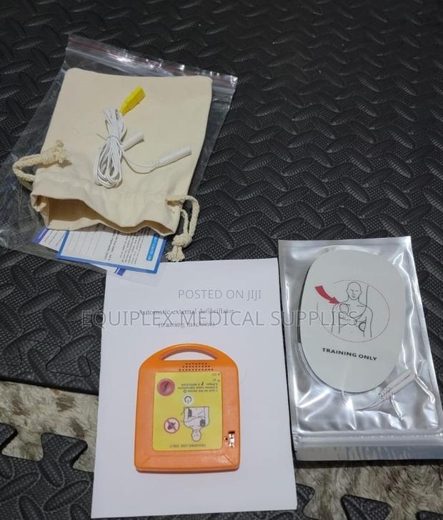 Automatic External Defibrillator (Training Machine)