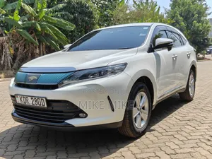 Toyota Harrier 2.0 2017 White